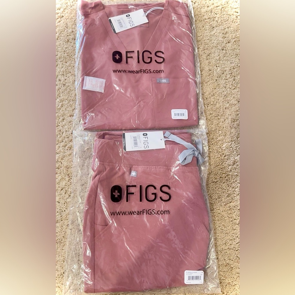FIGS Brand New Mauve Medical Scrub Set in Packaging.
